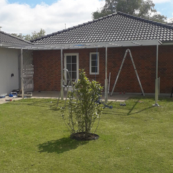 Overdækket stål terrasse i Sorø